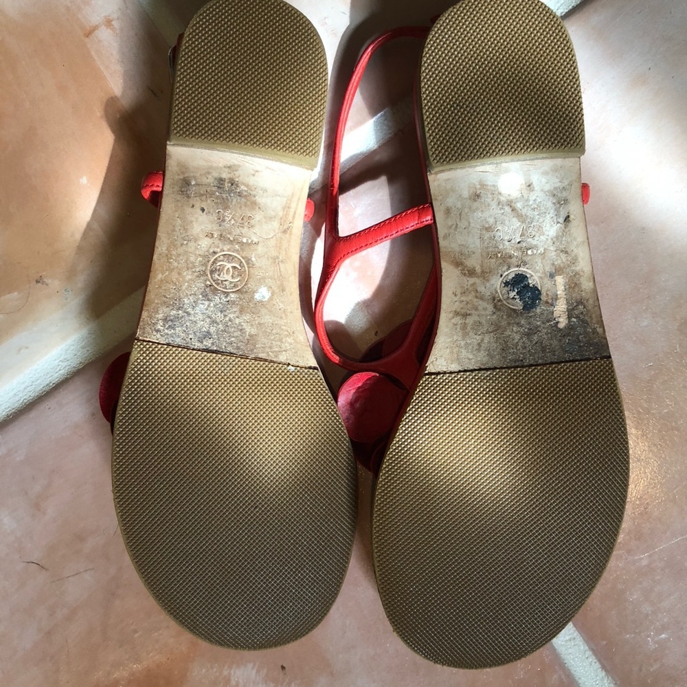 Chanel sandals excellent condition size 37.5 - Picture 7 of 8